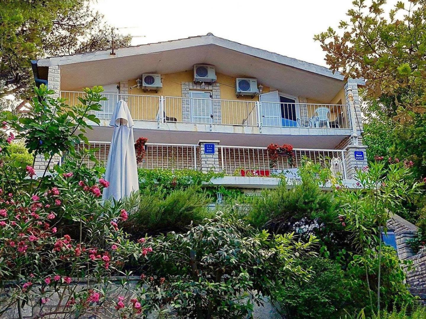 Apartmani Lidija Karin Donji Donji Karin Exterior foto