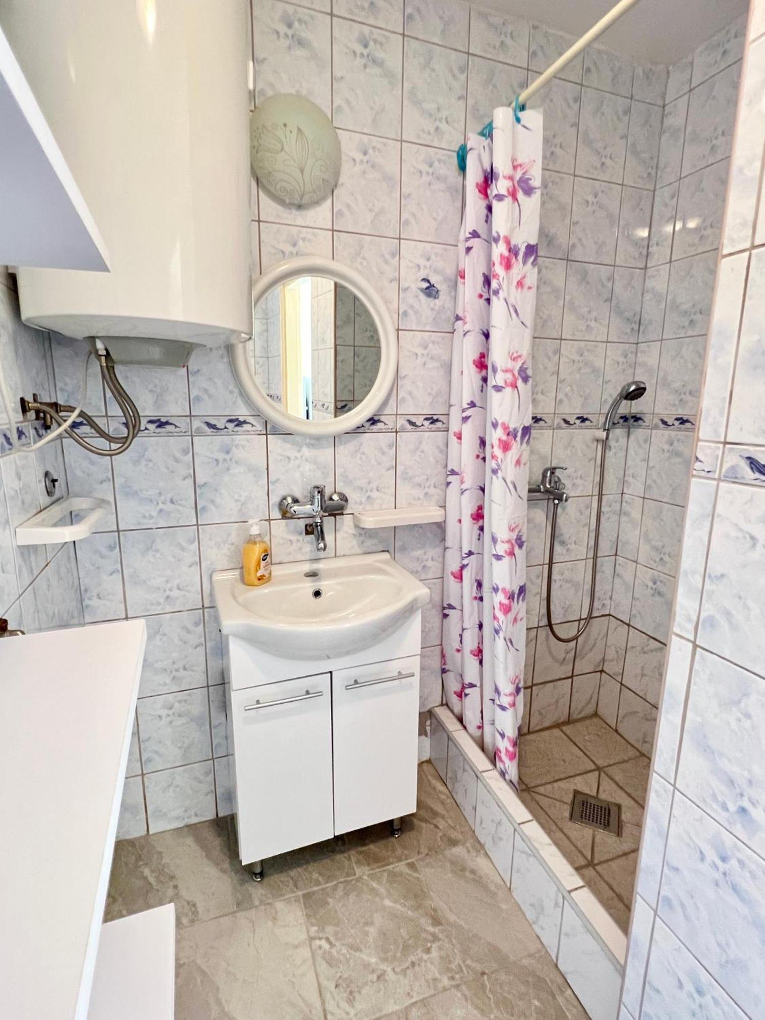Apartmani Lidija Karin Donji Donji Karin Exterior foto